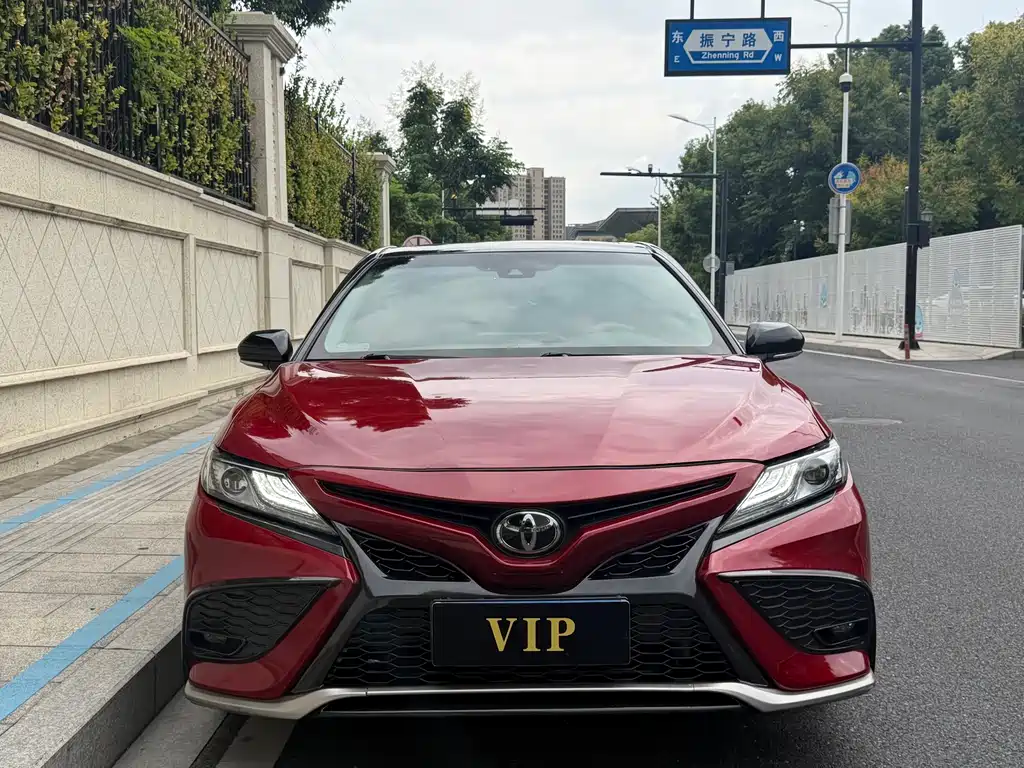 Toyota Camry — миниатюра 2