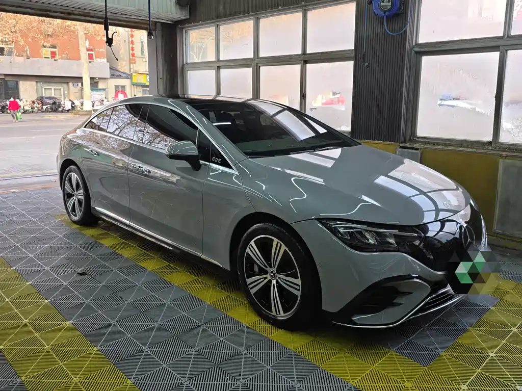 MERCEDES-BENZ EQE
