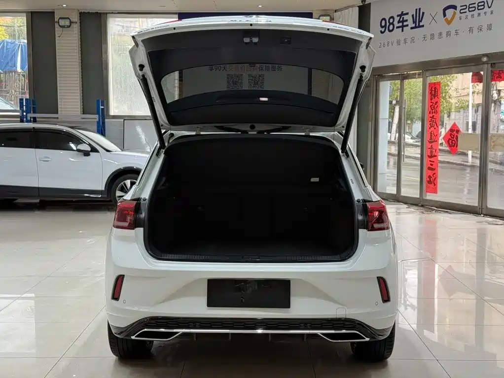 Volkswagen T-Roc — миниатюра 24