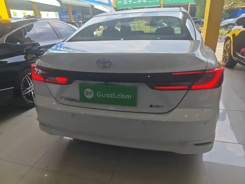 Toyota Camry — миниатюра 6