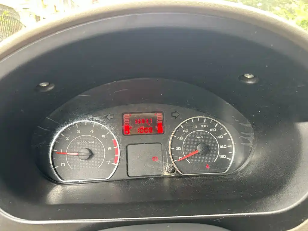 Wuling Rongguang V — миниатюра 13