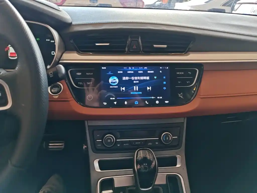 Geely Vision S1 — миниатюра 13