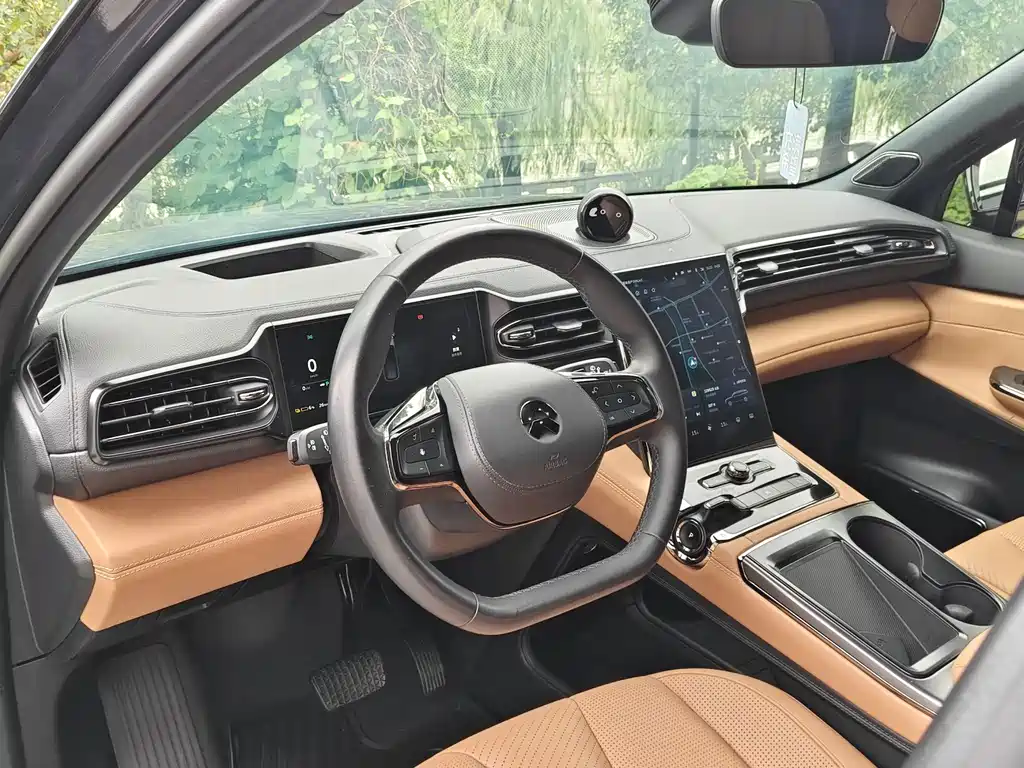 NIO ES8 — миниатюра 3