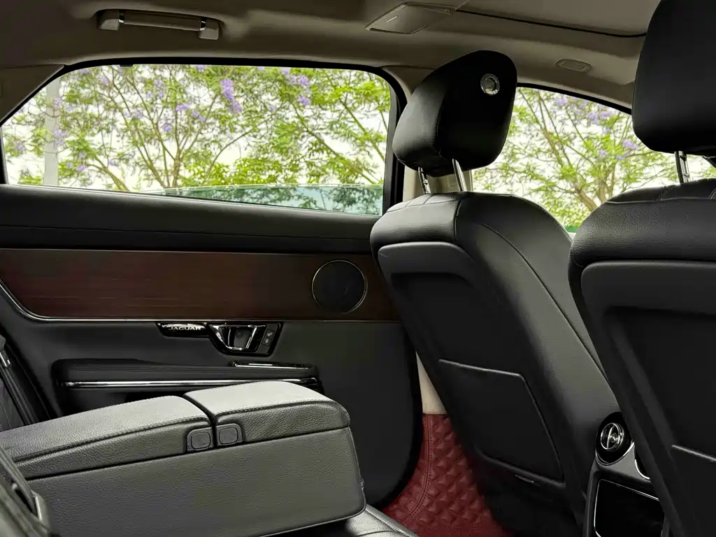 Jaguar XJ XJL 3.0 SC 2WD Elegant Business Edition, фото 11