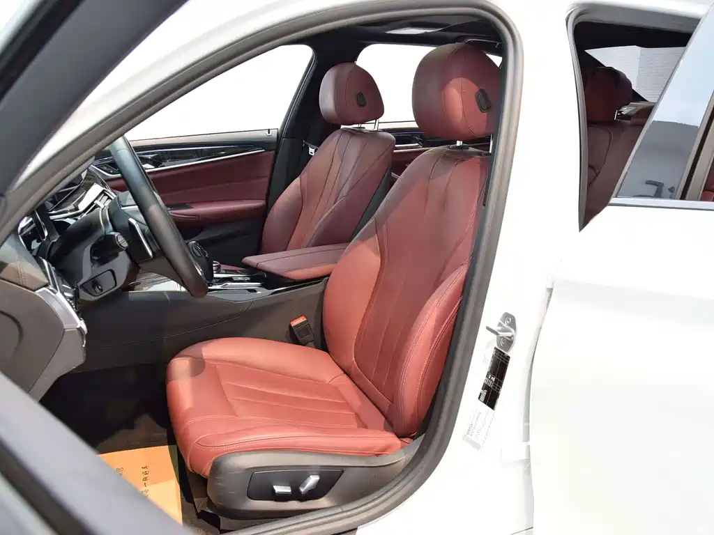 BMW 5 Series — миниатюра 6
