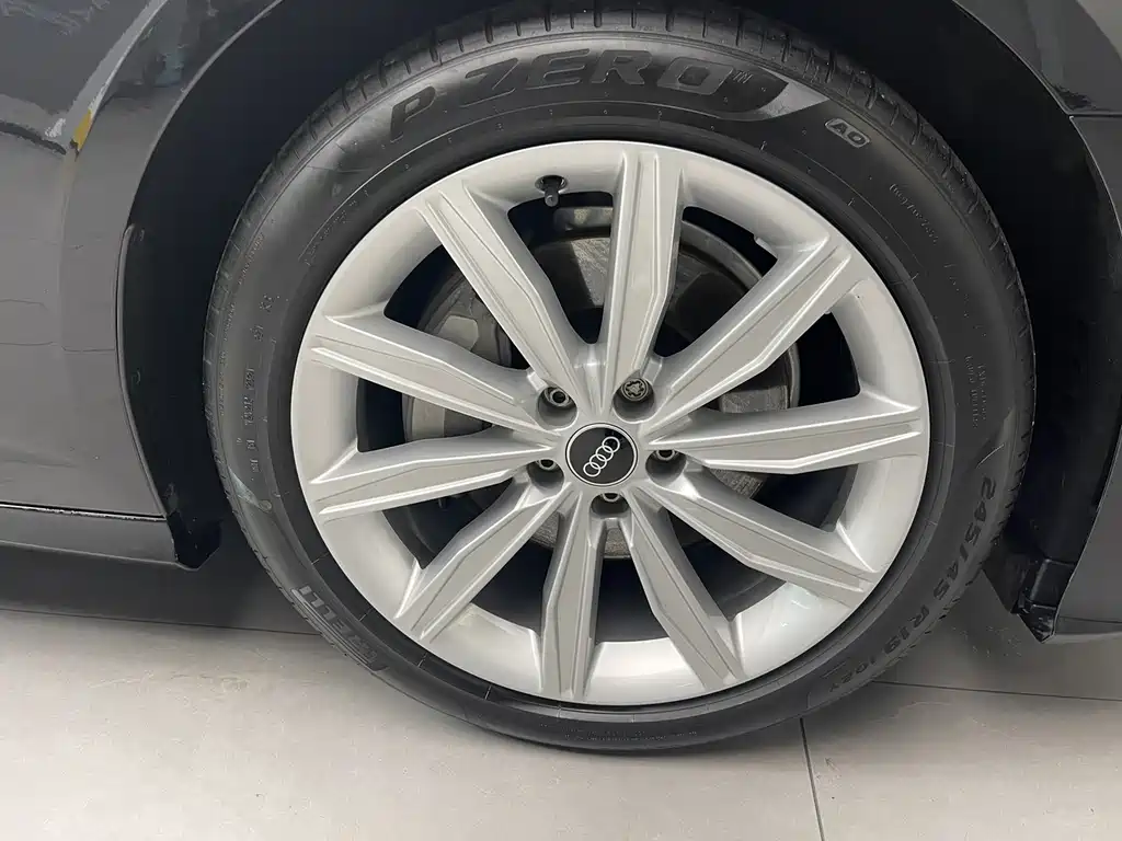 Audi A6L — миниатюра 12