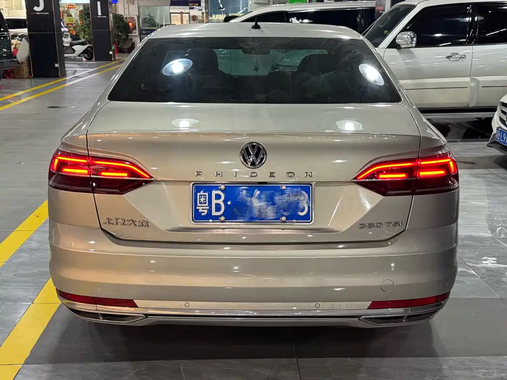 Volkswagen Phideon — миниатюра 10