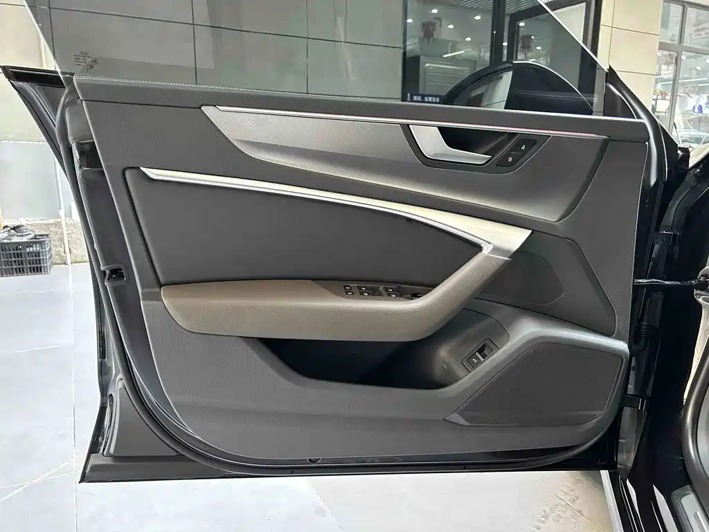 Audi A7L — миниатюра 16