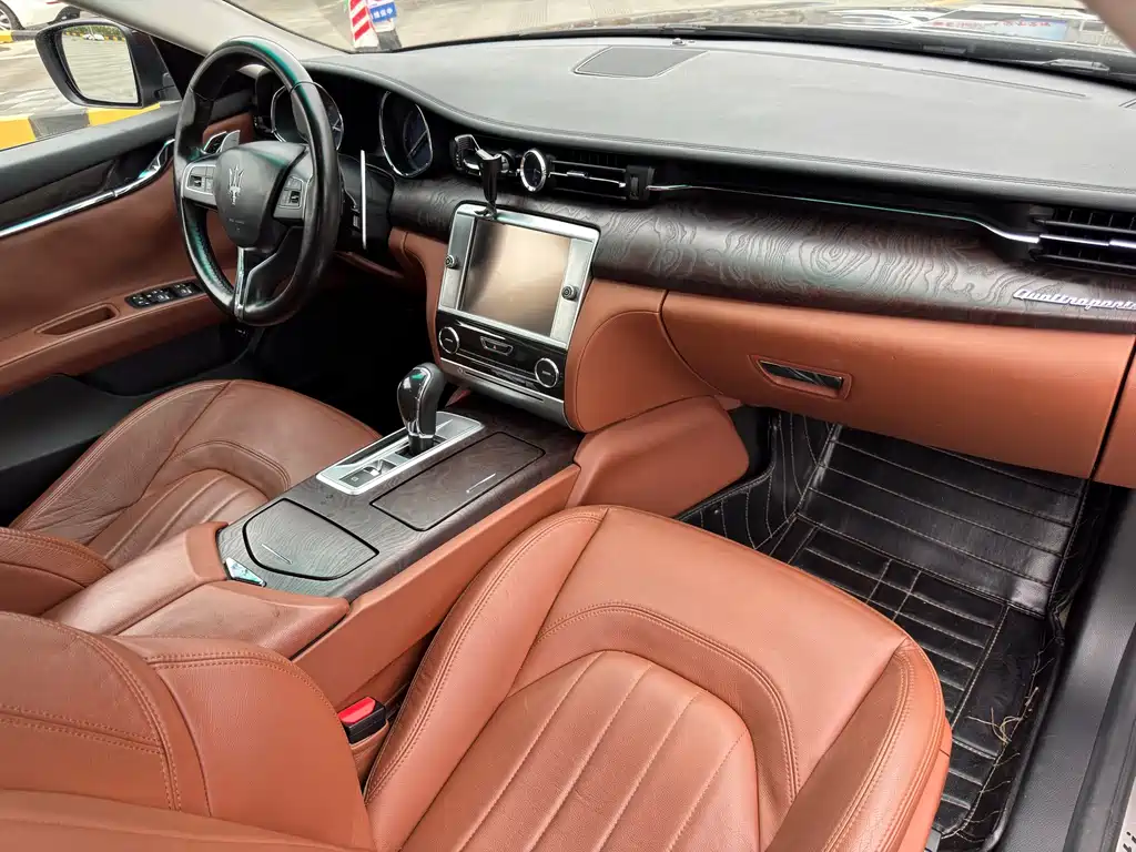 Maserati Quattroporte — миниатюра 14