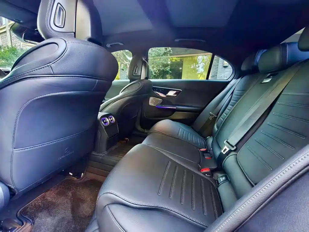 Mercedes-Benz C-Class — миниатюра 9