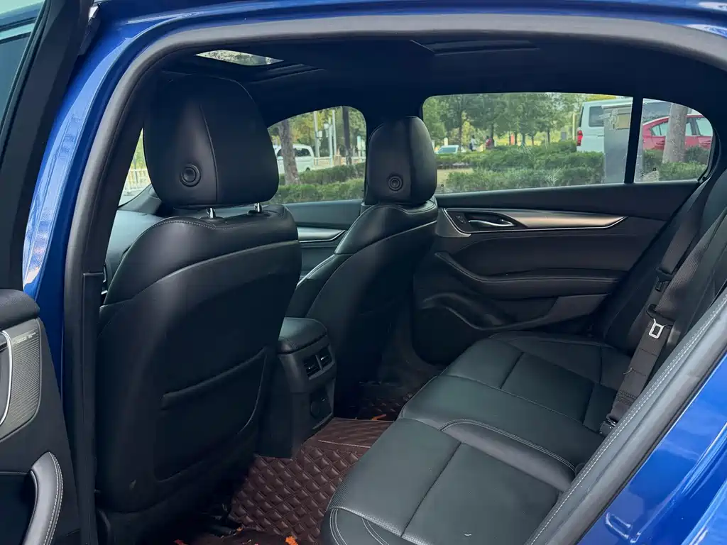 Cadillac CT5 — миниатюра 10