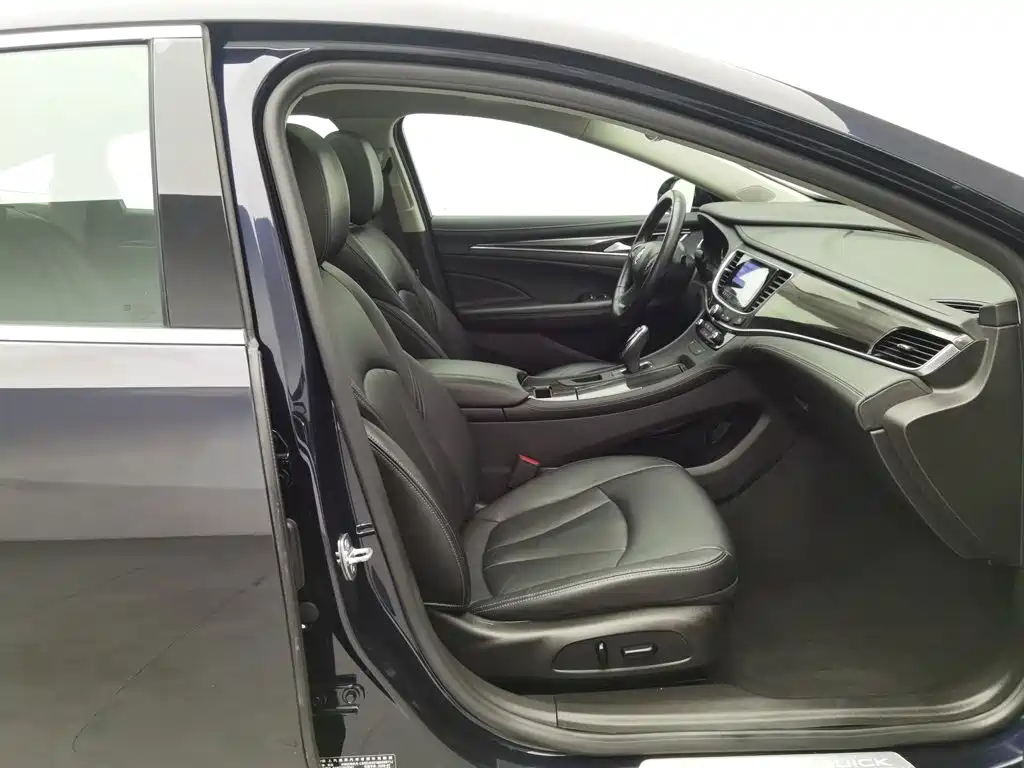Buick LaCrosse — миниатюра 23