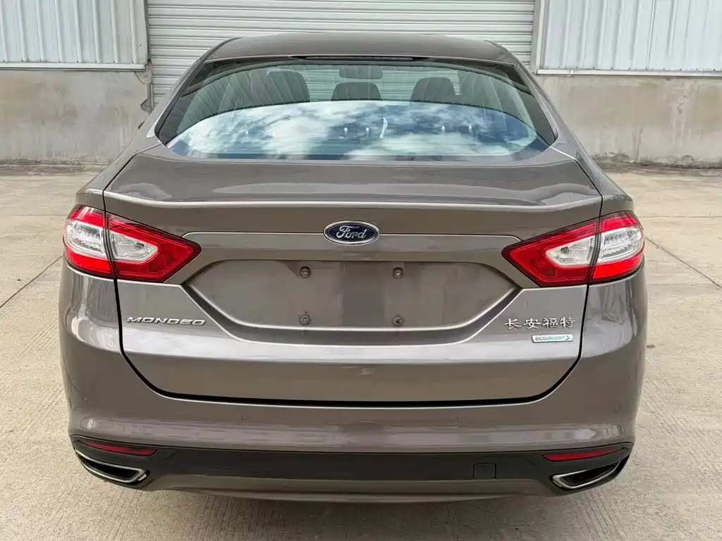 Ford Mondeo — миниатюра 6