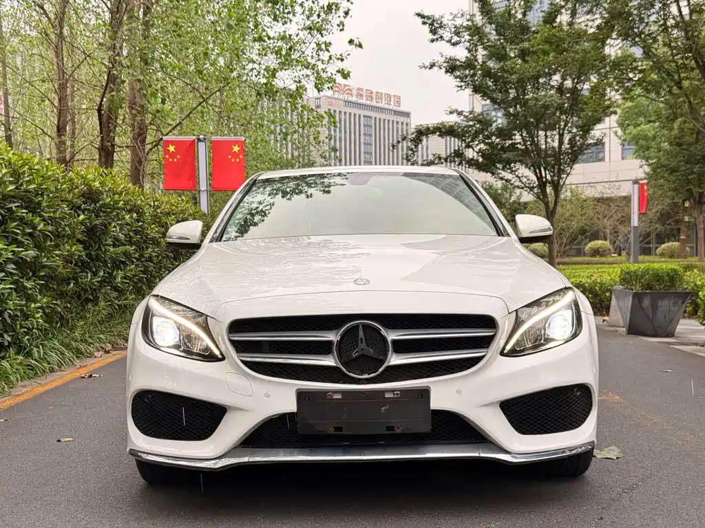 Mercedes-Benz C-Class — миниатюра 2