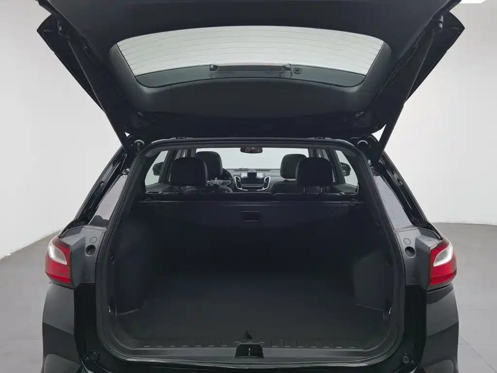 Chevrolet Equinox — миниатюра 16
