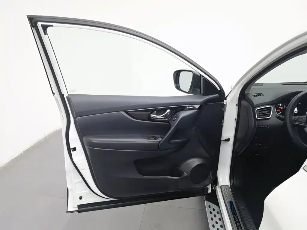 Nissan Qashqai — миниатюра 8