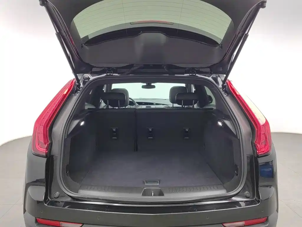 Cadillac XT4 — миниатюра 16