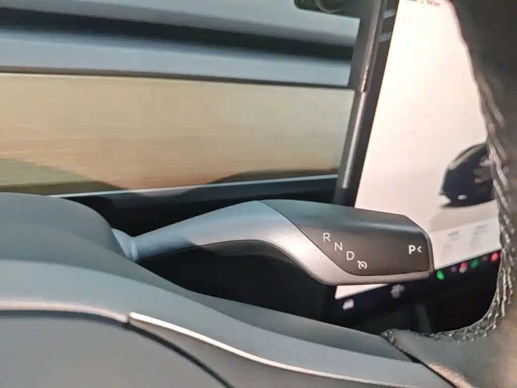 Tesla Model 3 — миниатюра 14