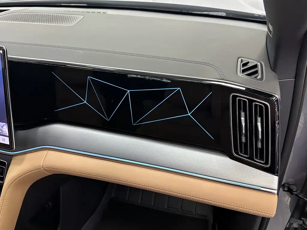 BYD L DM-i — миниатюра 29