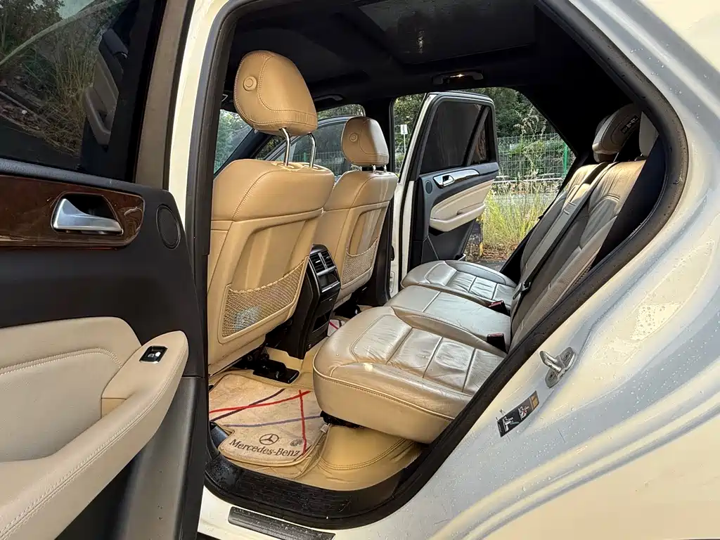 Mercedes-Benz M-Class — миниатюра 10