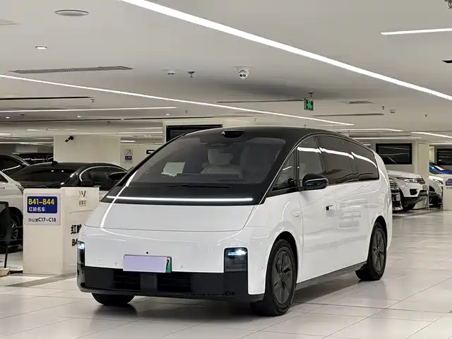 Li Auto IDEAL MEGA 2025