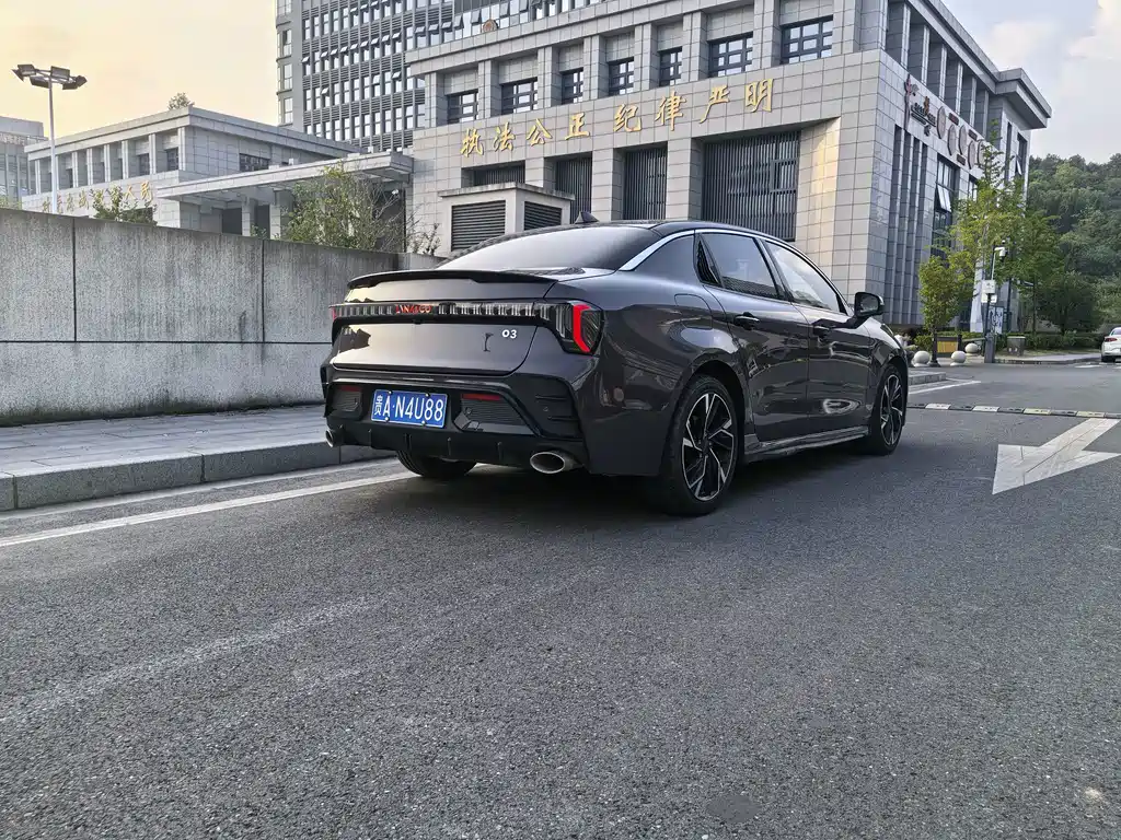 Lynk & Co 03 — миниатюра 7