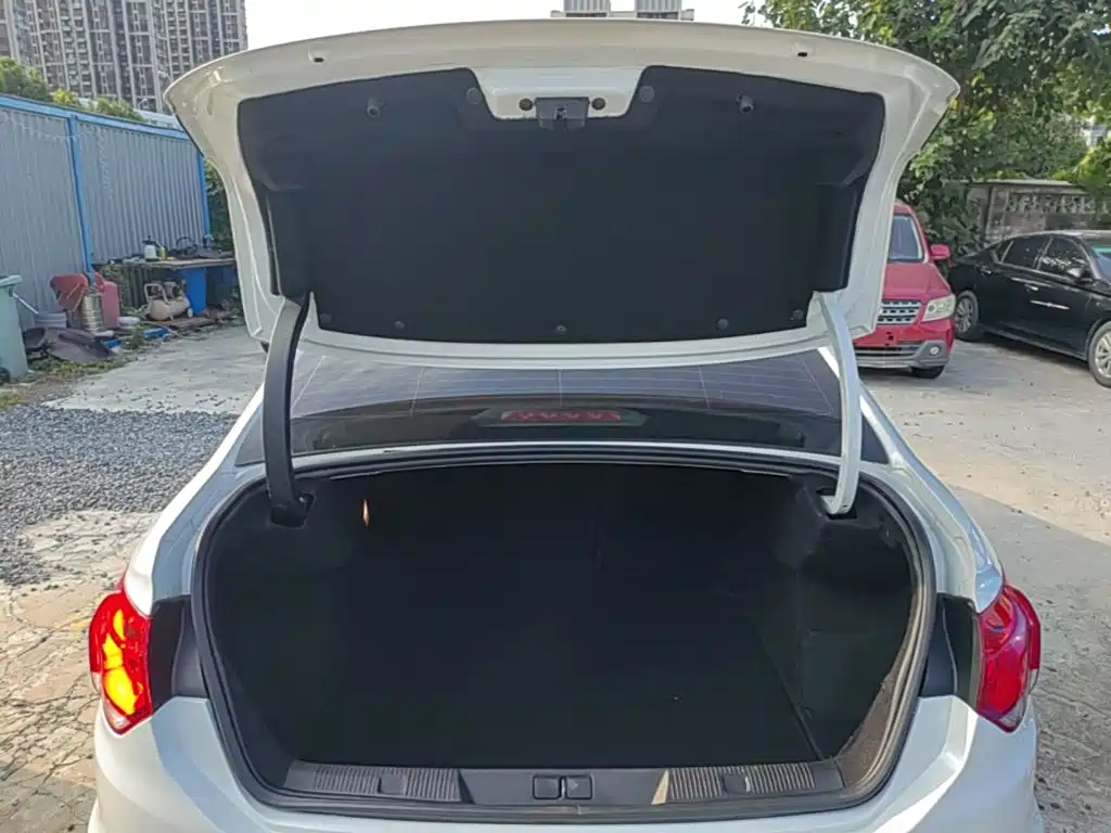 Citroen C4L — миниатюра 19