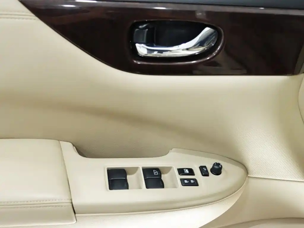 Nissan Quest — миниатюра 11