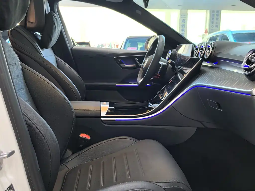 Mercedes-Benz C-Class 2023 — фото 4
