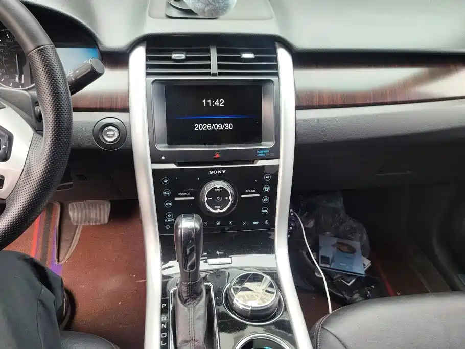 Ford Edge (Import) — миниатюра 13