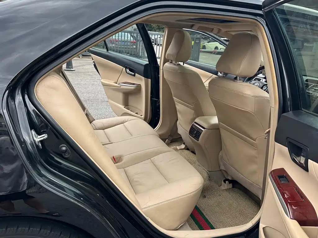 Toyota Camry — миниатюра 13