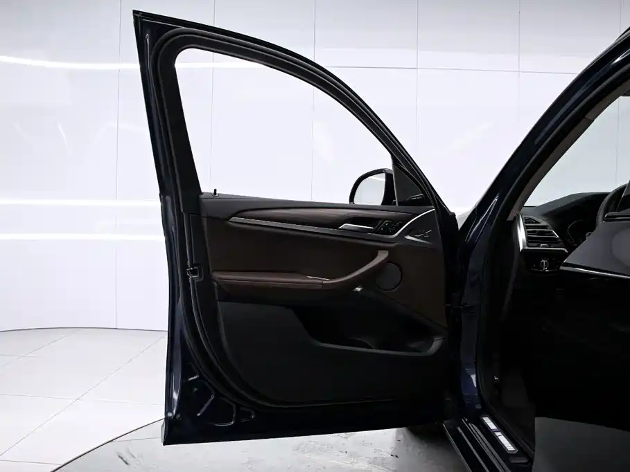 BMW X3 — миниатюра 13