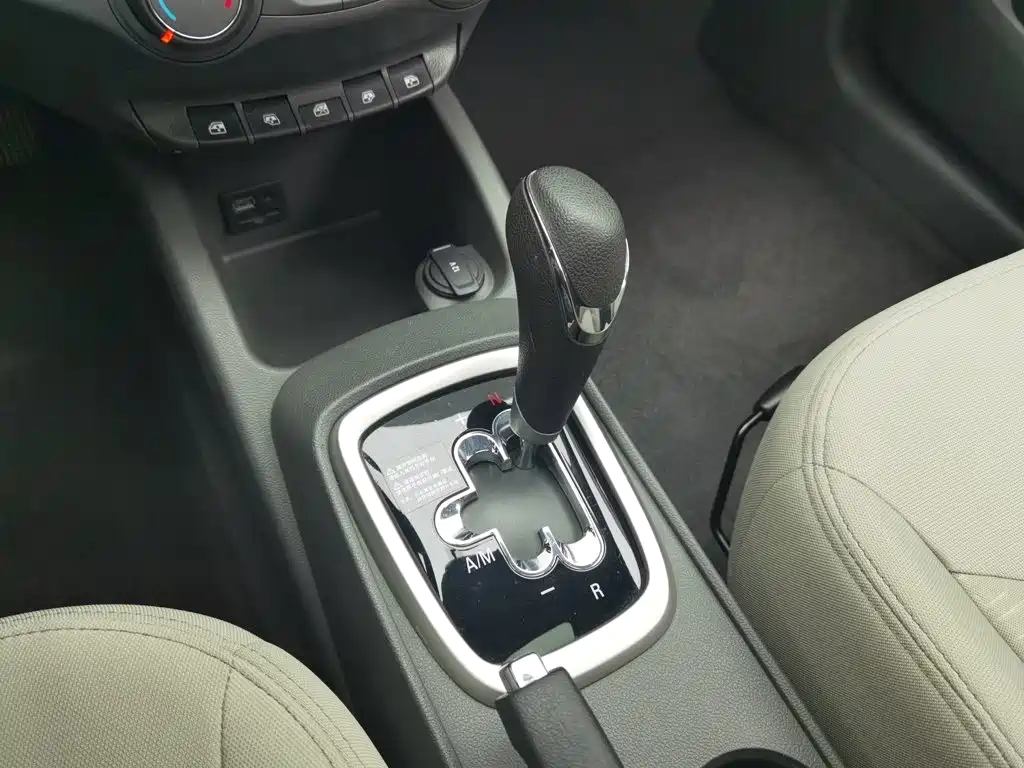 Chevrolet Sail — миниатюра 13