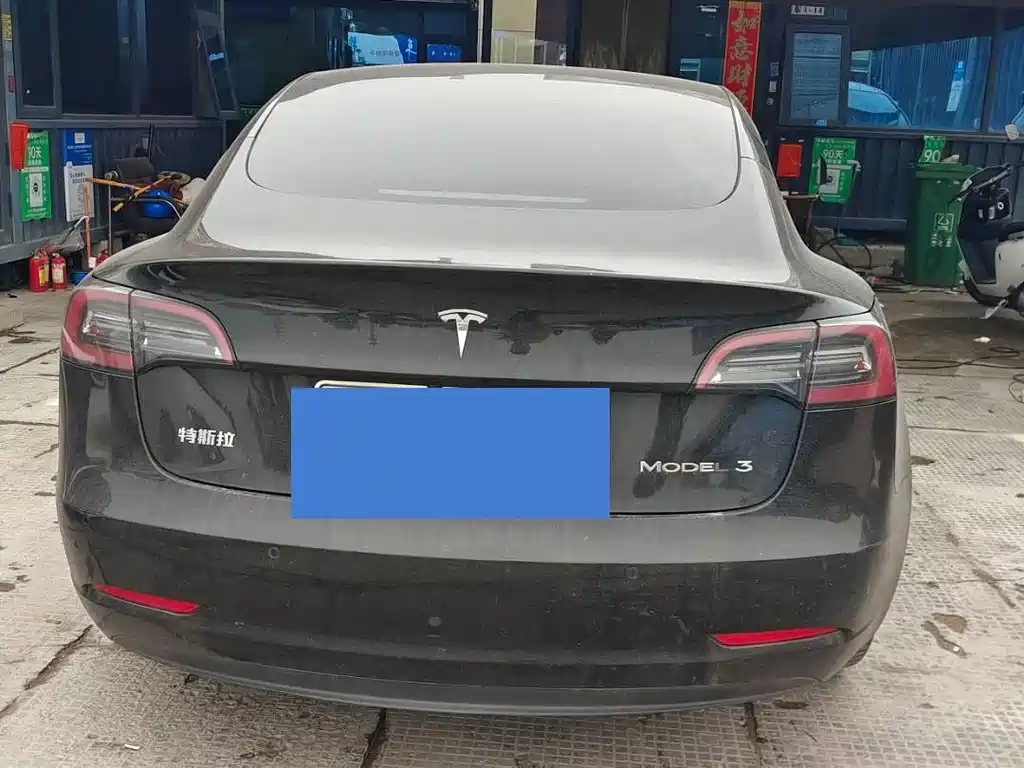 Tesla Model 3 — миниатюра 8