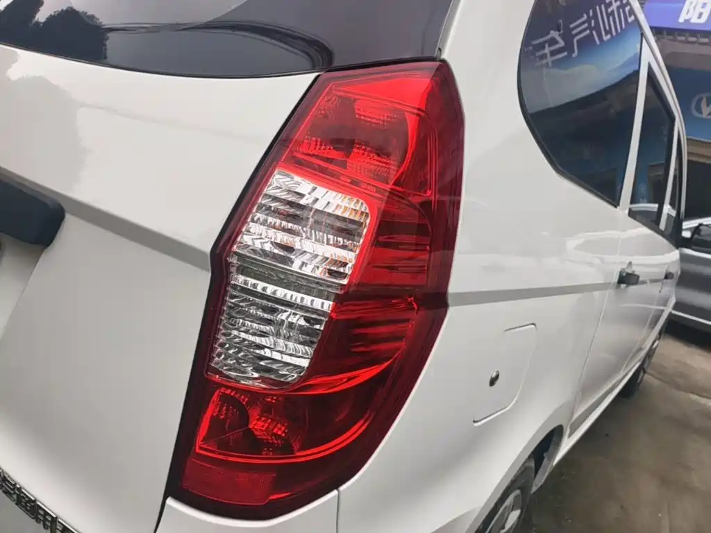 Wuling Hongguang — миниатюра 8