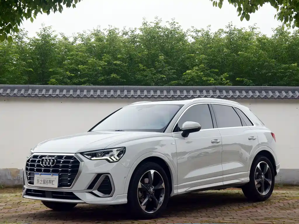 Купить Audi Q3