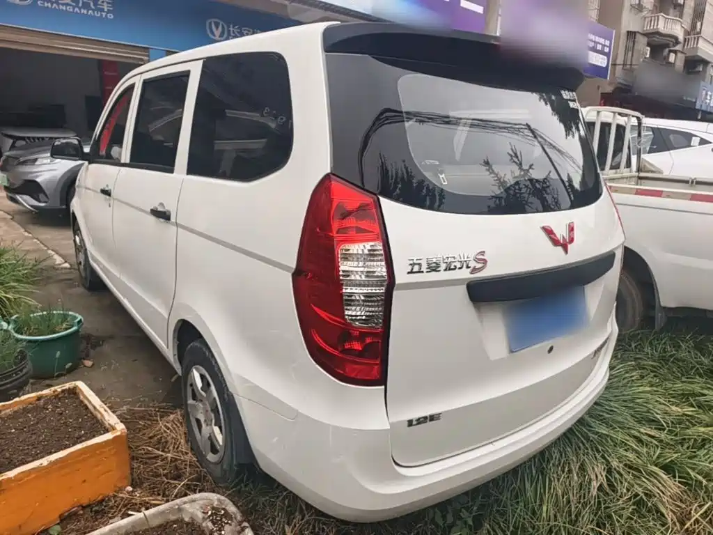 Wuling Hongguang — миниатюра 5