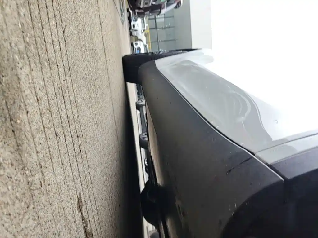 Tesla Model Y — миниатюра 21