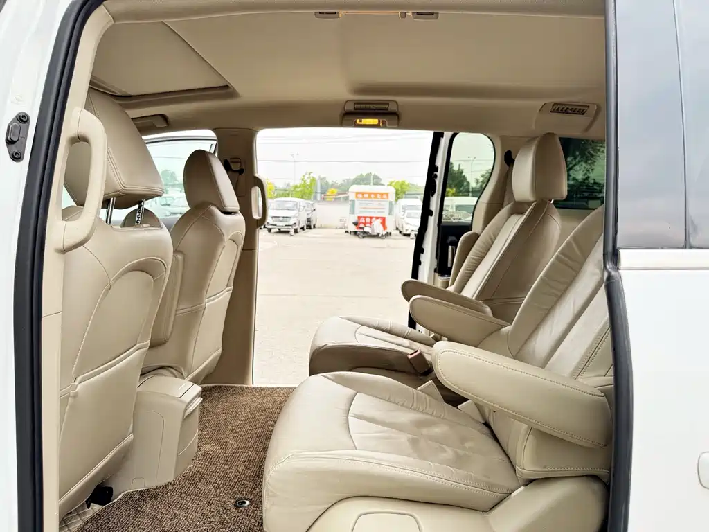 Buick GL8 2017 25S Luxury V