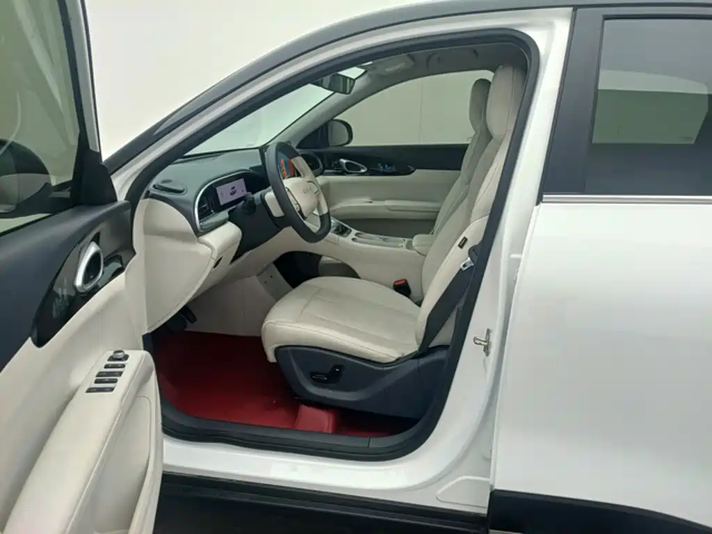 Geely Galaxy Xingyuan 2025 — фото 13