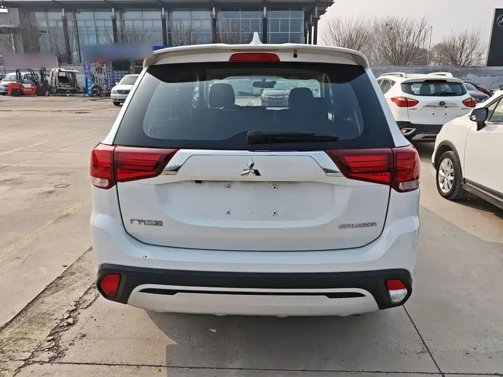 Mitsubishi Outlander — миниатюра 4