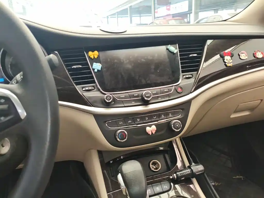 Buick Verano — миниатюра 13