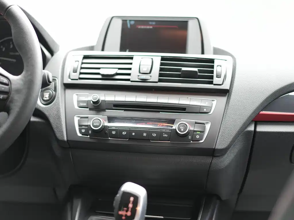 BMW 1 Series (Import) — миниатюра 10