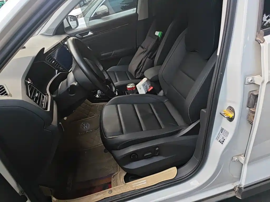 Volkswagen T-Roc — миниатюра 11