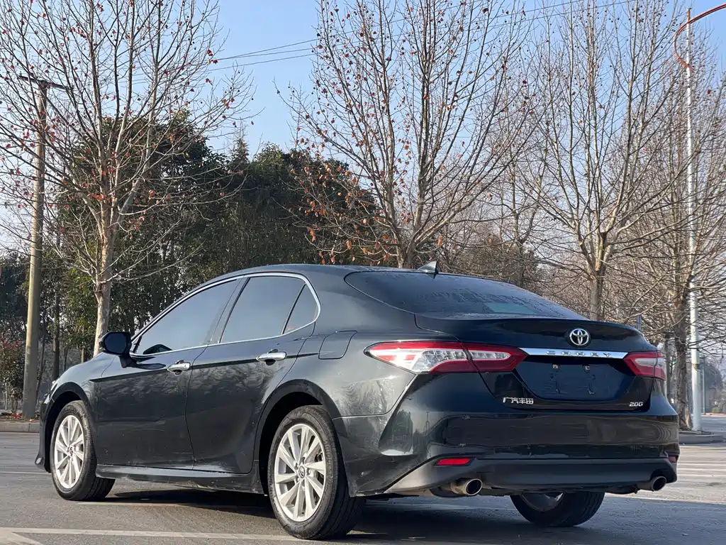 TOYOTA CAMRY