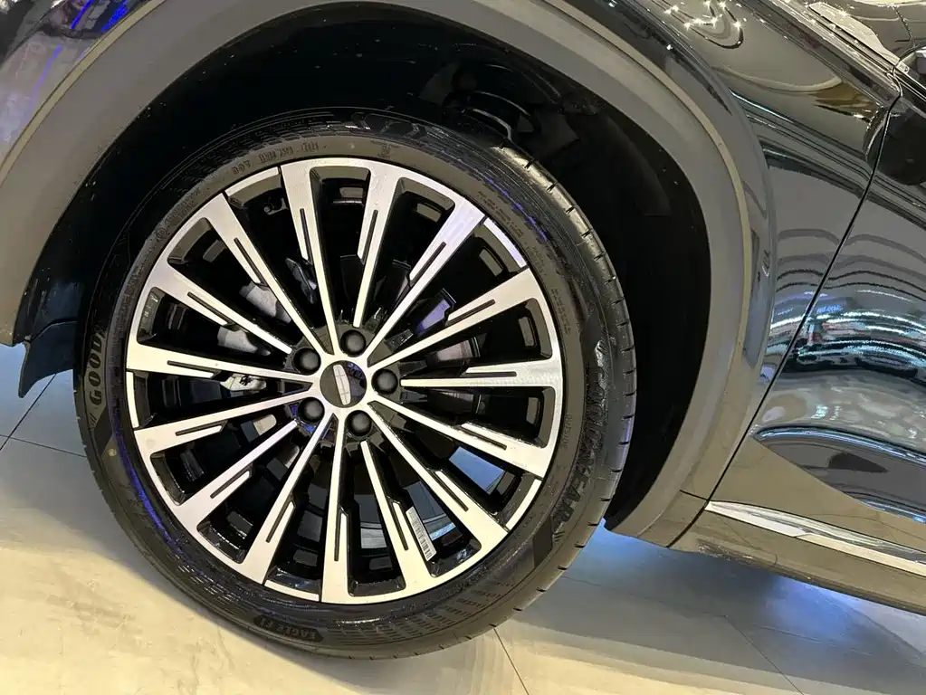 Geely Xingyue L — миниатюра 4