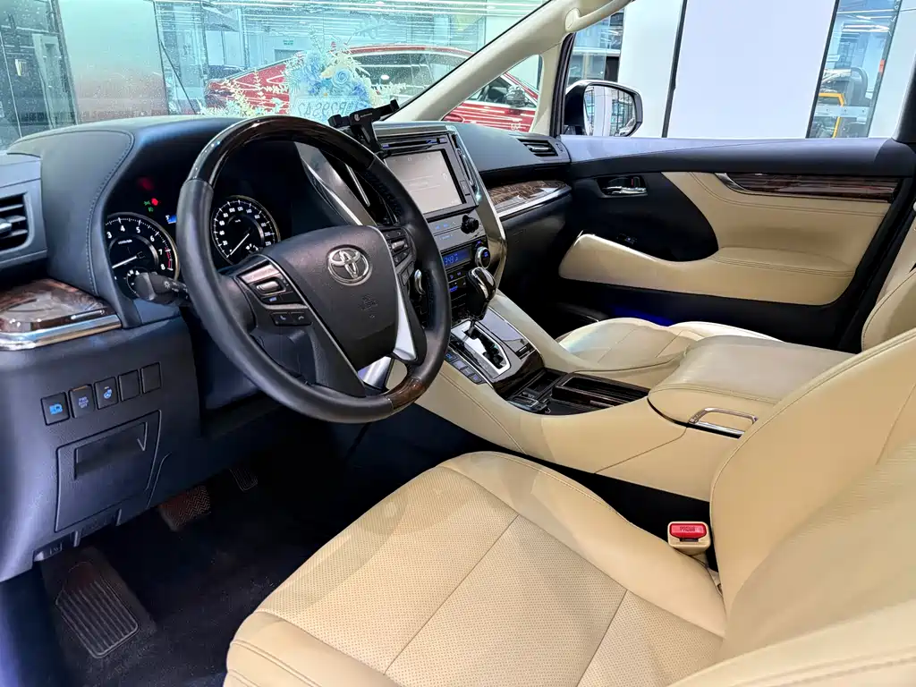 Toyota Alphard 2018 3.5L Luxury