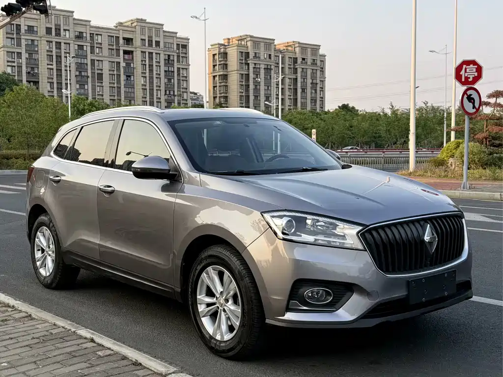 Borgward BX7 — миниатюра 3