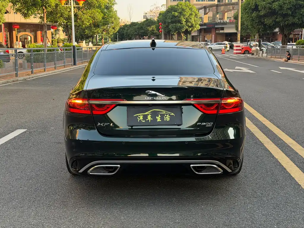 Jaguar XFL — миниатюра 6