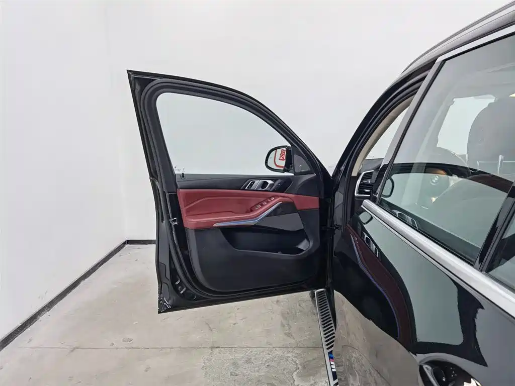 BMW X5 2022 xDrive 30Li M Sport